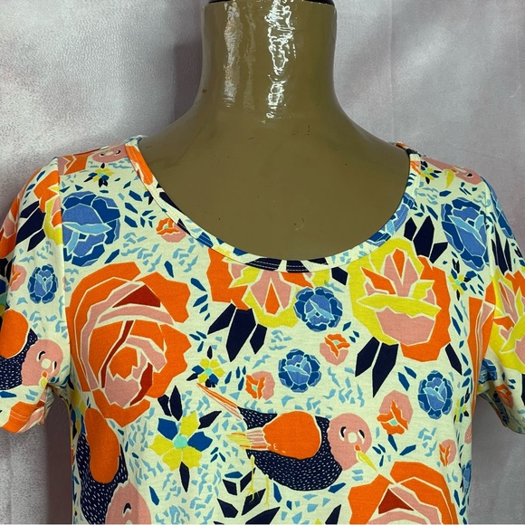 LuLaRoe Classic Tee Birds & Flowers Size Medium - Picture 2 of 9